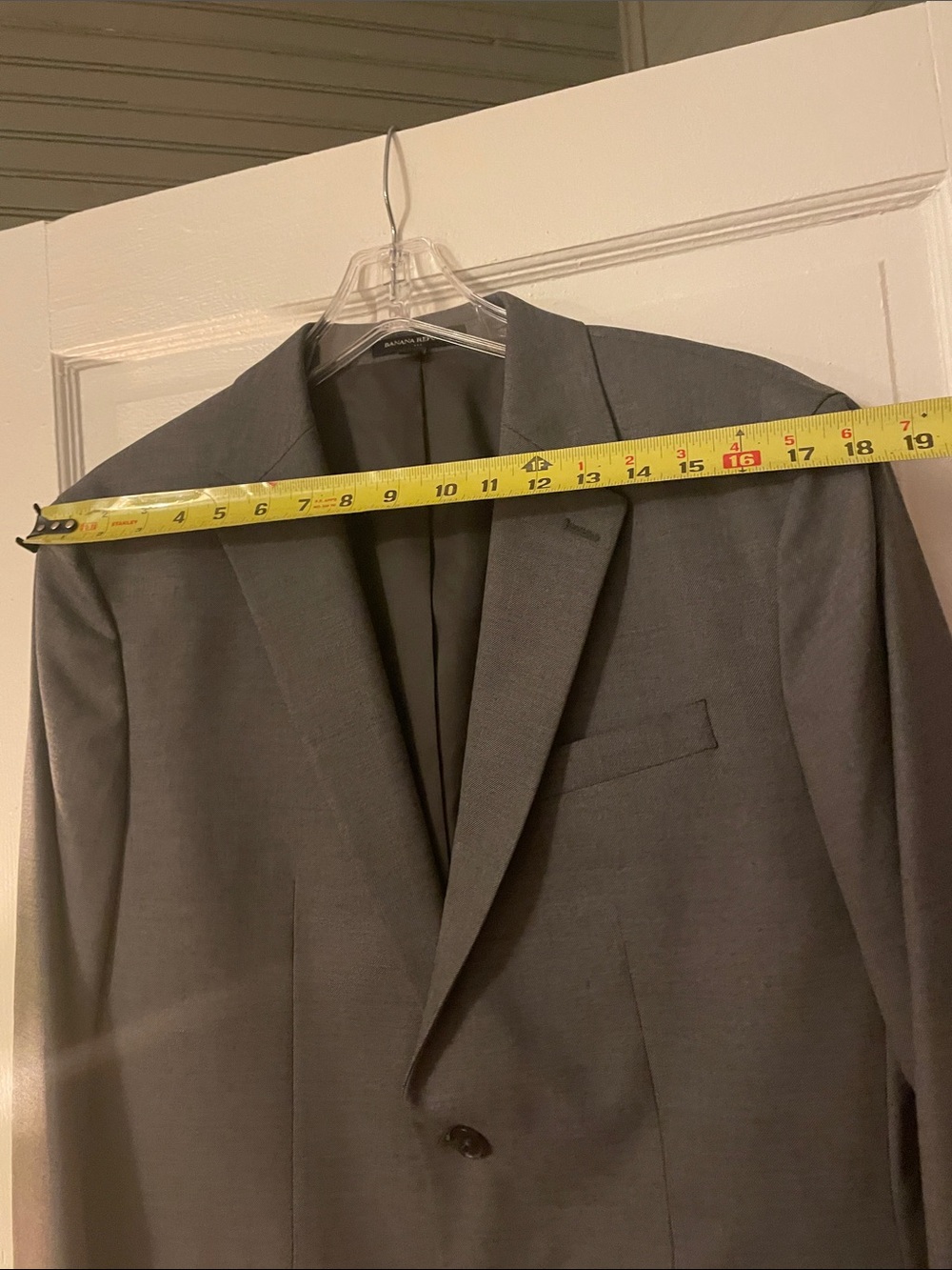Banana Republic Men's Light Gray Single-Breasted Suit Jacket - Picture 6 of 9